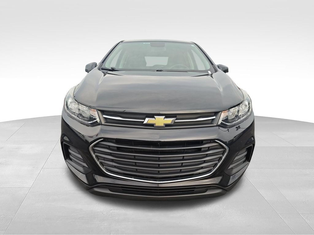 Used 2022 Chevrolet Trax LS w/ Tint and Cruise Package FWD image 8