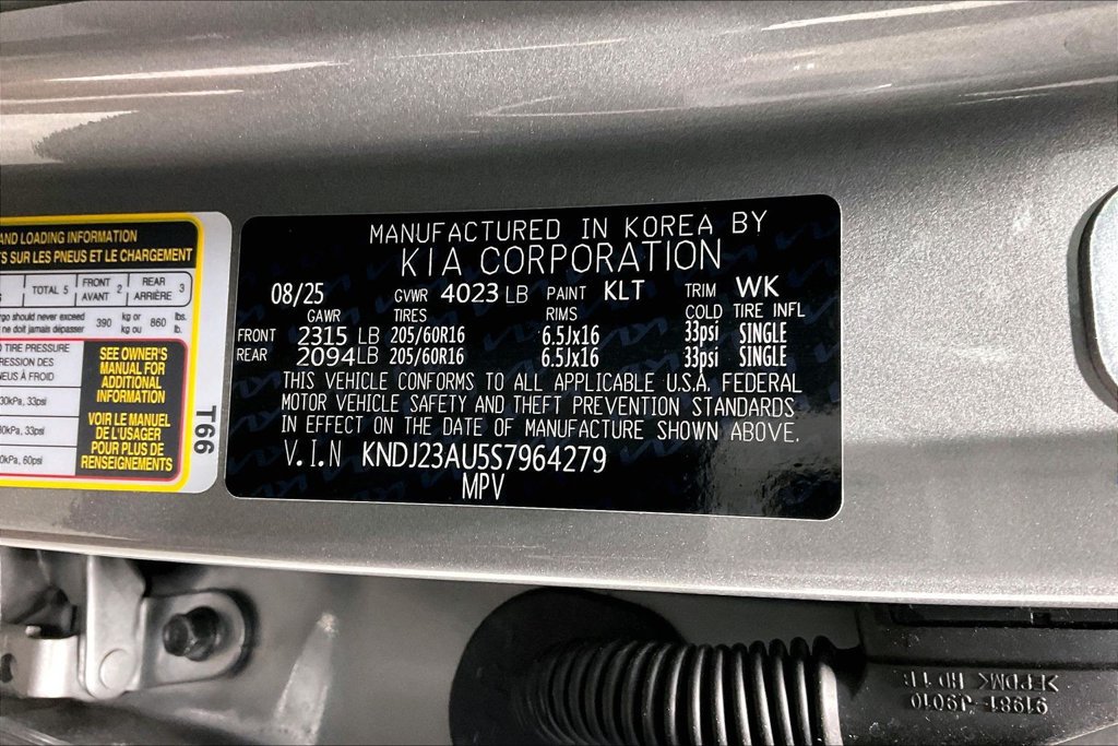 Used 2025 Kia Soul LX w/ LX Technology Package FWD image 39