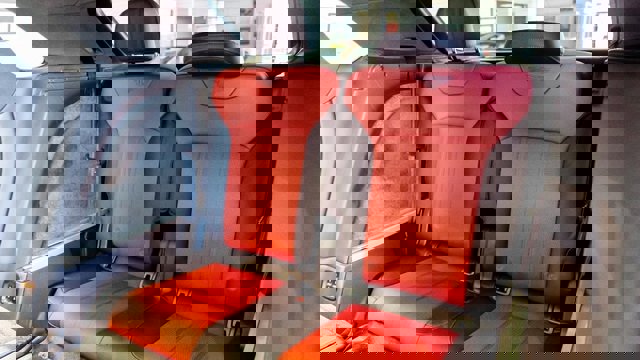 Used 2018 Bentley Bentayga image 27