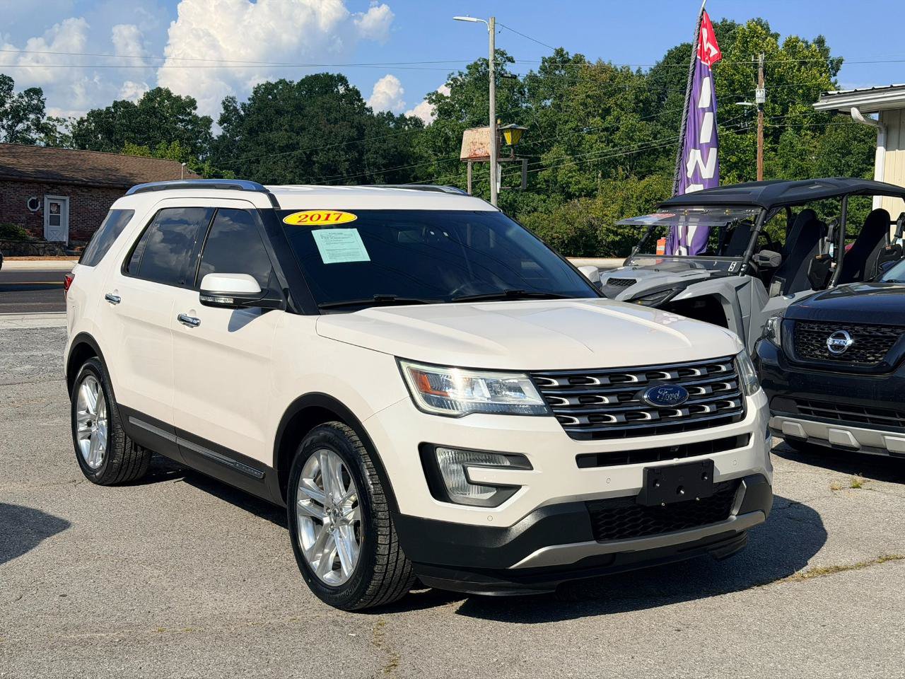 Used 2017 Ford Explorer Limited FWD image 3