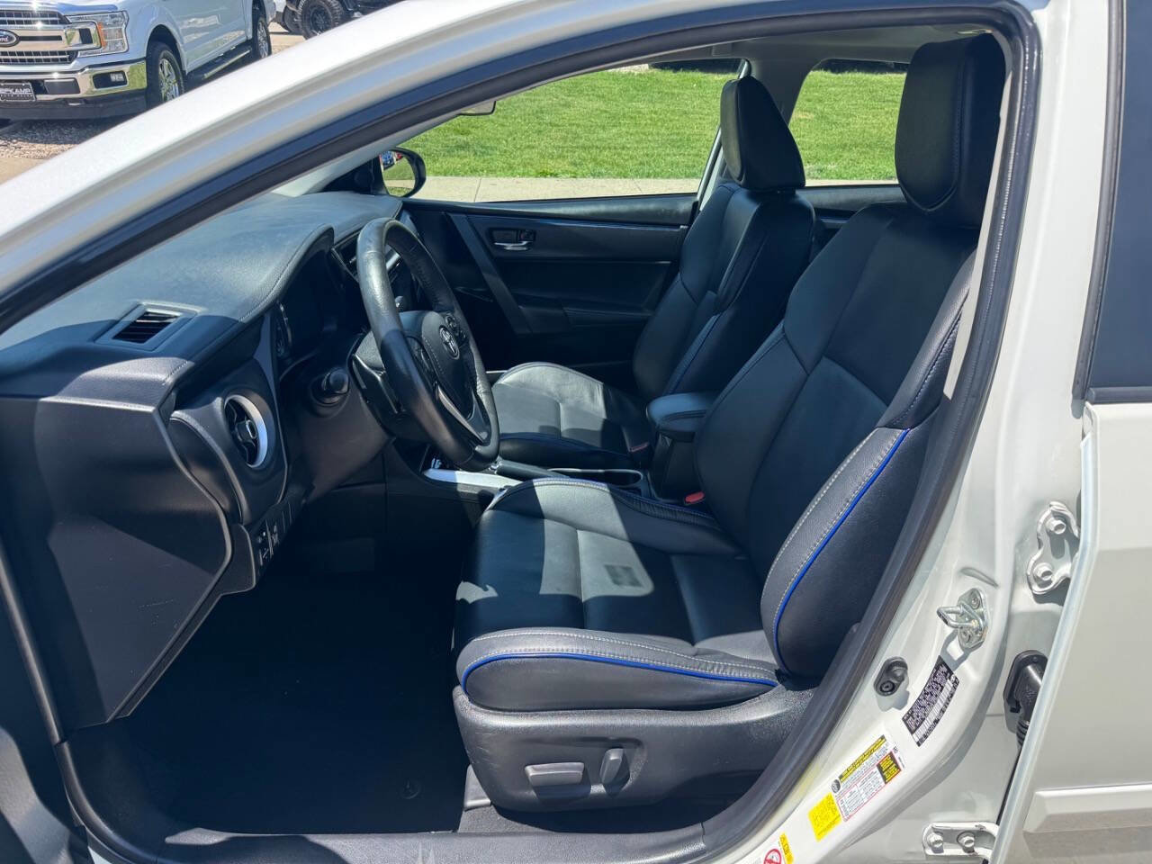 Used 2018 Toyota Corolla XSE w/ Body Protection Package FWD image 11