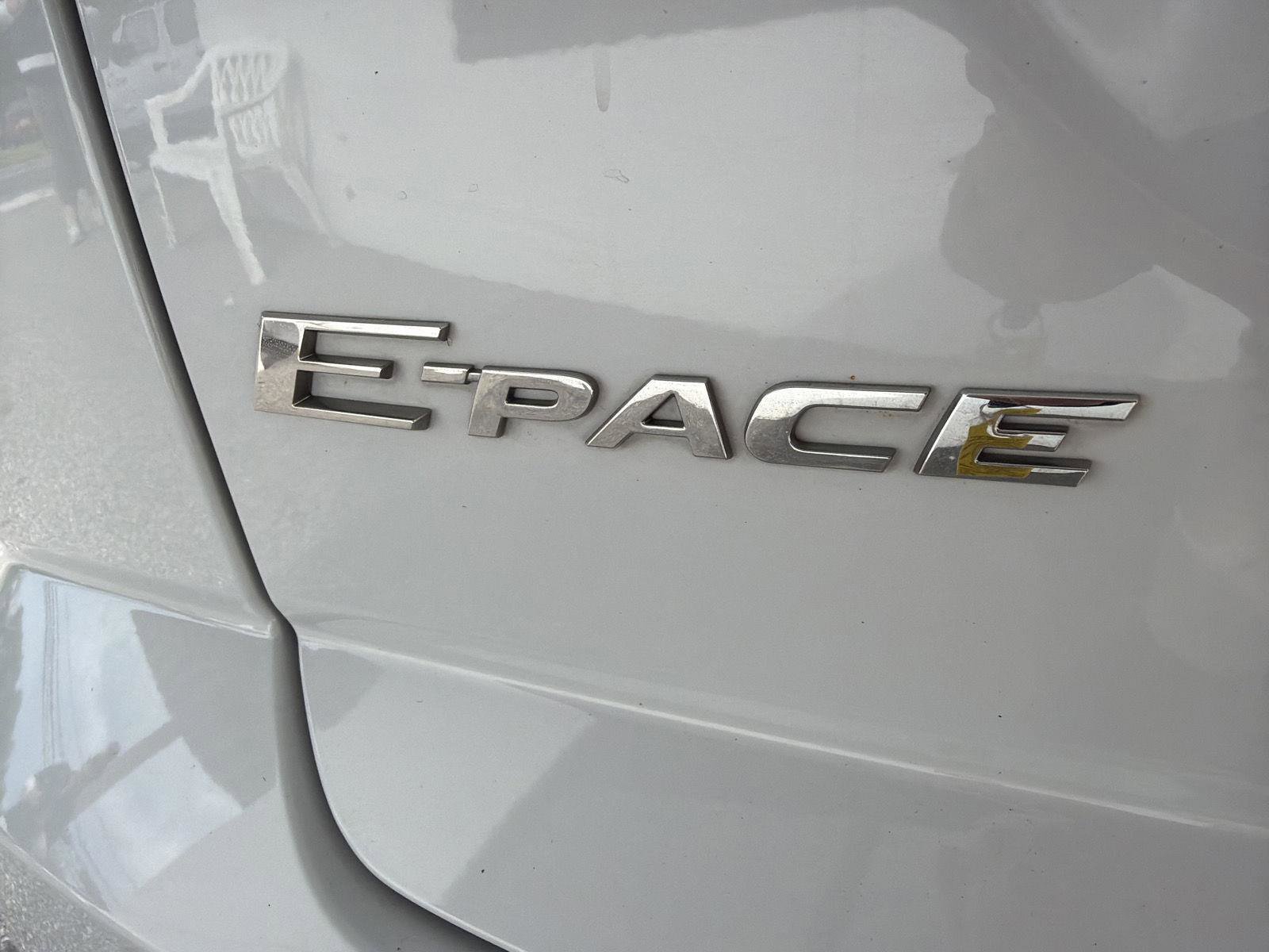 Used 2018 Jaguar E-PACE R-Dynamic SE AWD/4WD image 8