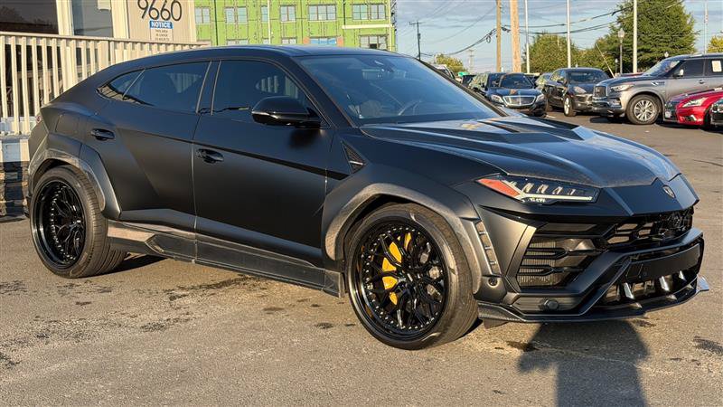 Used 2021 Lamborghini Urus AWD/4WD image 11