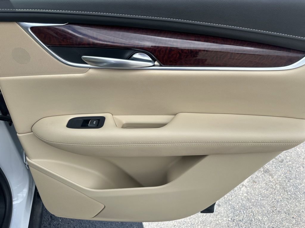 Used 2019 Cadillac XT5 Luxury w/ Advanced Security Package FWD image 30