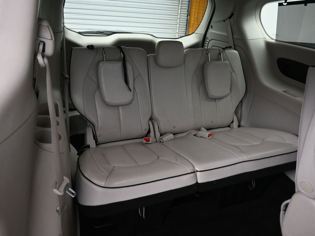 Used 2020 Chrysler Pacifica Limited w/ Advanced Safetytec Group image 58