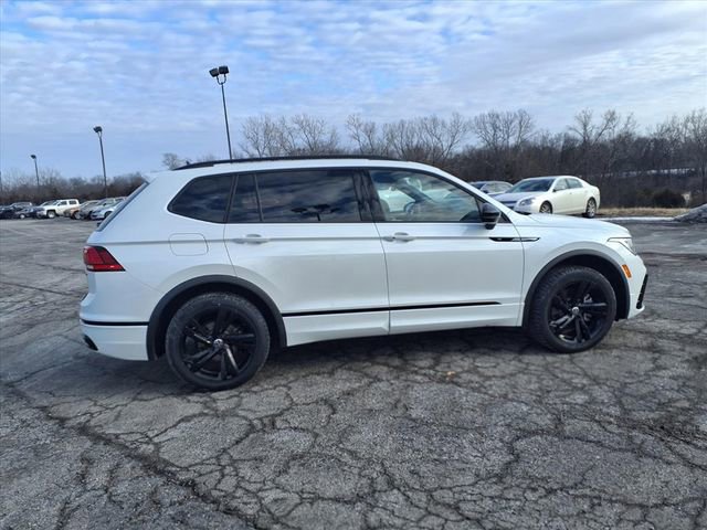 Used 2023 Volkswagen Tiguan SE R-Line image 12