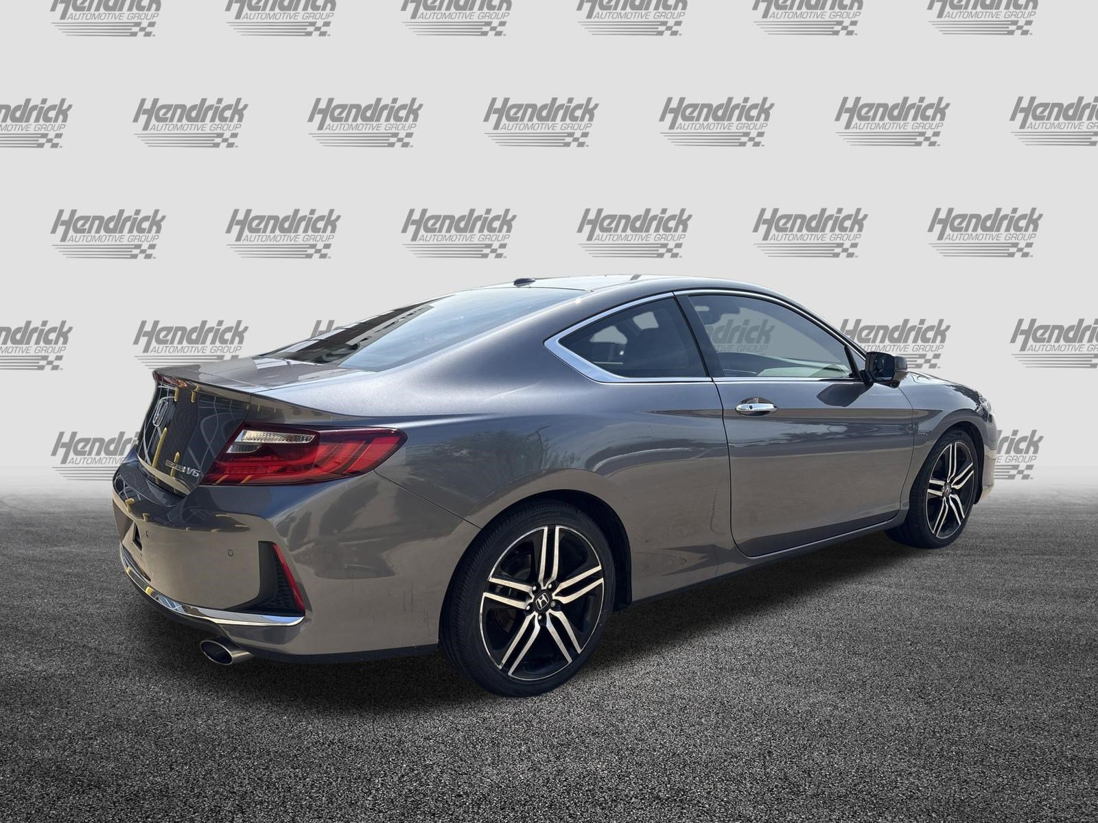 Used 2017 Honda Accord Touring image 10