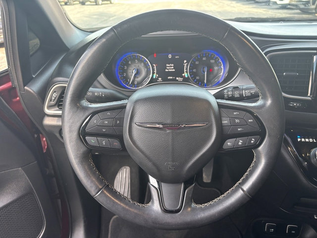 Used 2020 Chrysler Pacifica Touring w/ Advanced Safetytec Group image 16