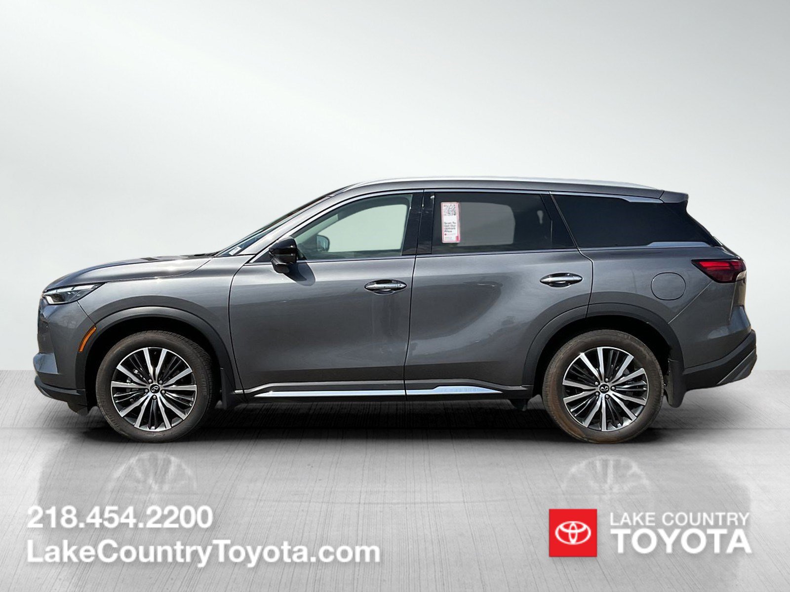 Used 2025 INFINITI QX60 Sensory AWD/4WD image 2