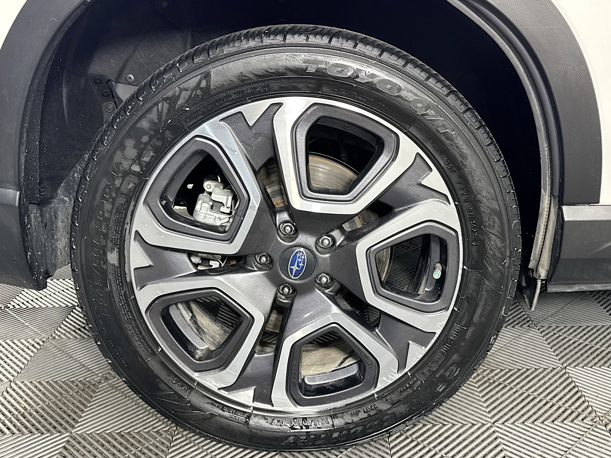 Used 2024 Subaru Ascent Limited w/ Technology Package AWD/4WD image 32