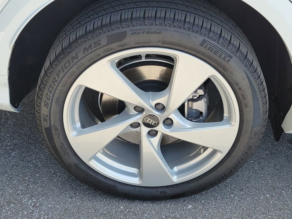 Used 2025 Audi Q5 Premium Plus AWD/4WD image 14