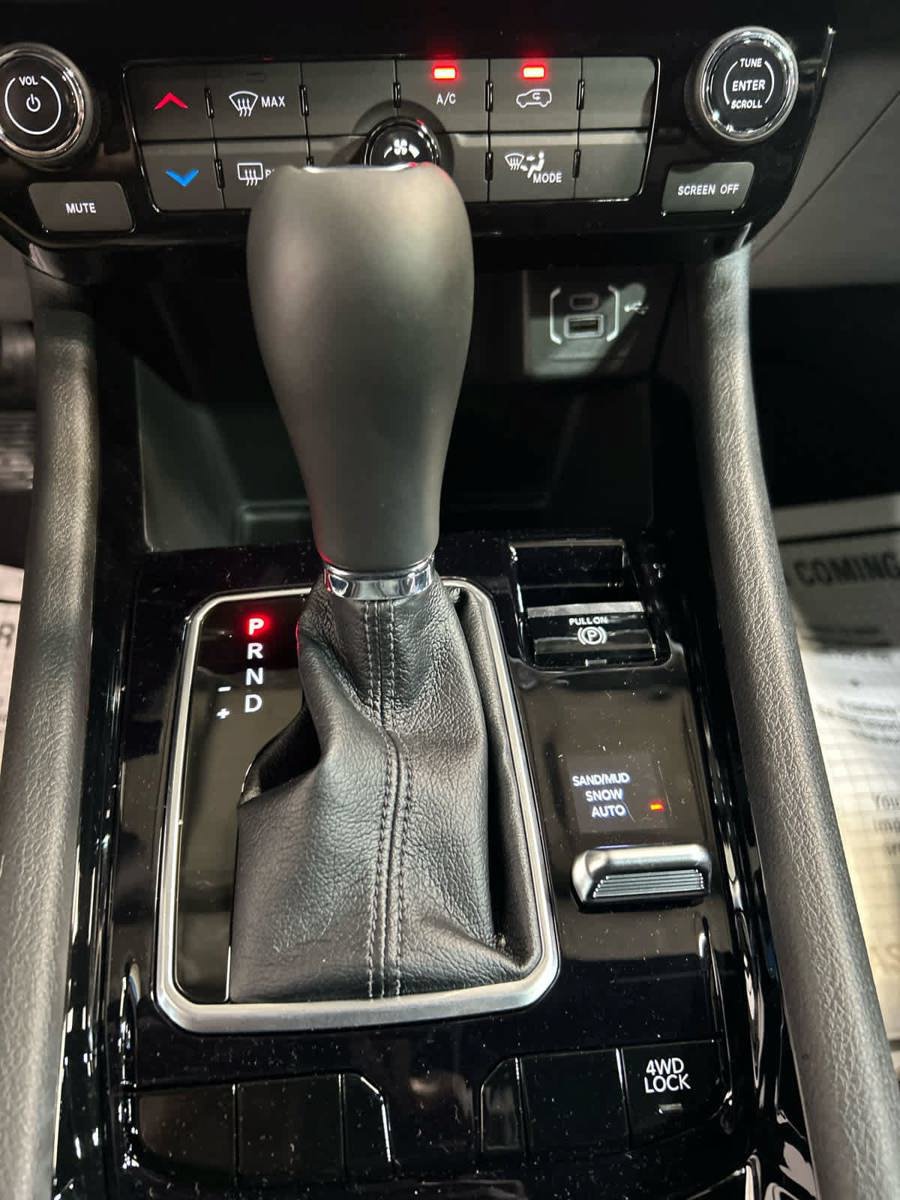 New 2026 Jeep Compass Latitude AWD/4WD image 13