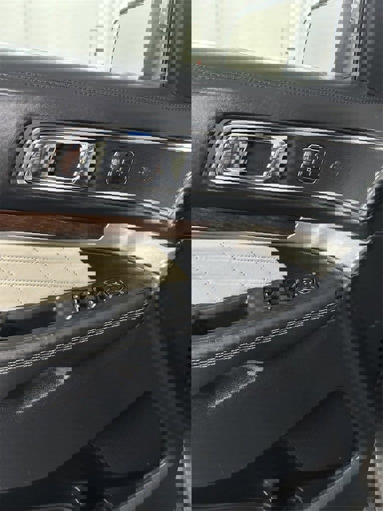 Used 2016 Ford Explorer Platinum image 10