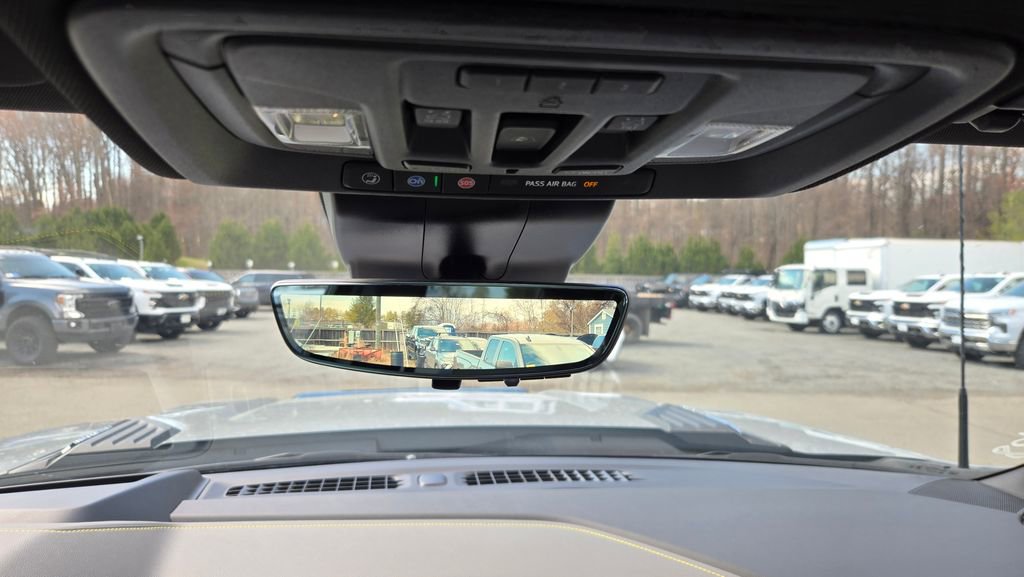 Used 2024 Chevrolet Silverado 2500 ZR2 w/ Technology Package image 26