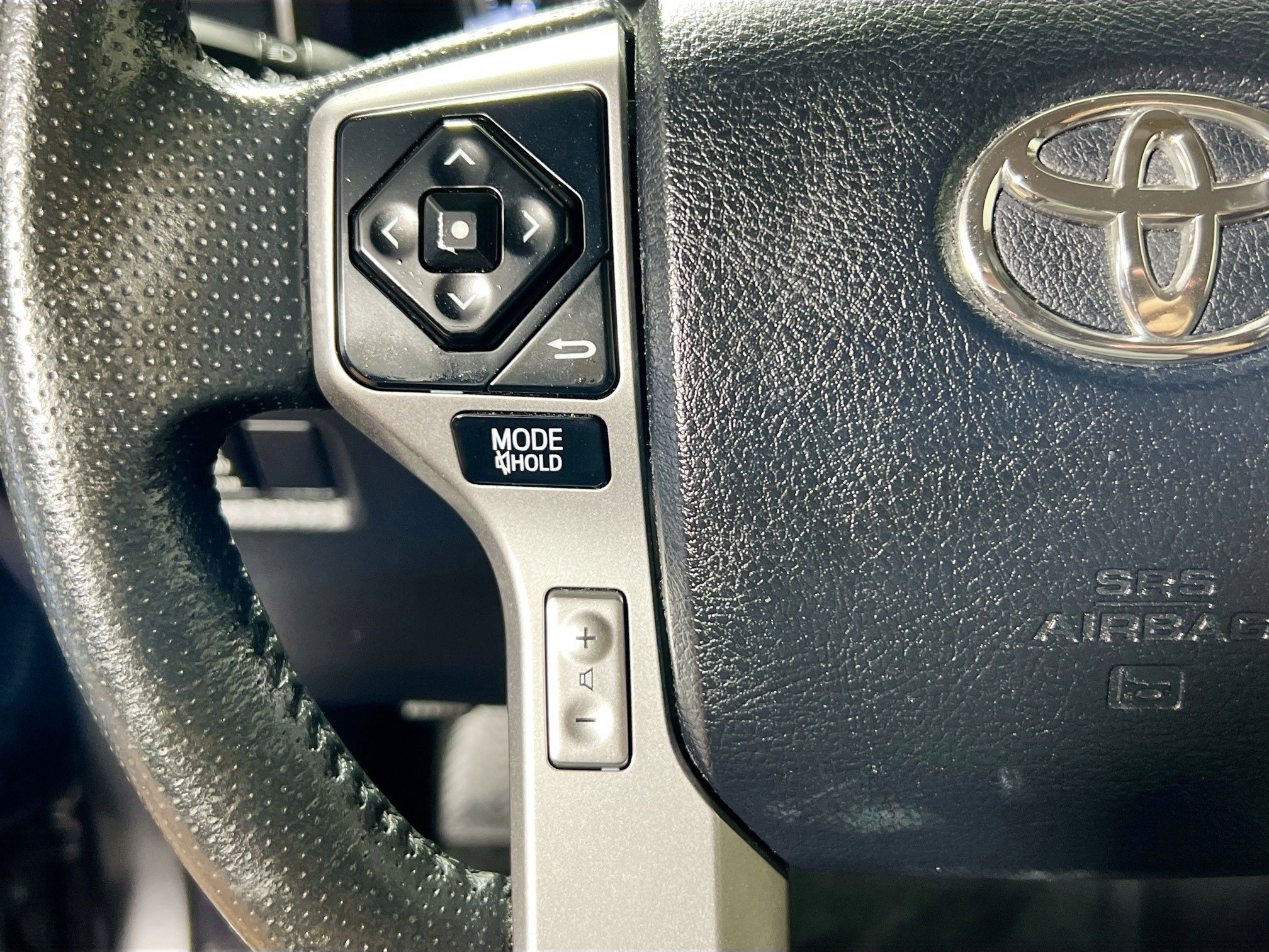 Used 2016 Toyota 4Runner SR5 image 18