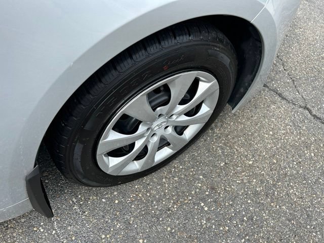 Used 2024 Toyota Corolla LE FWD image 21