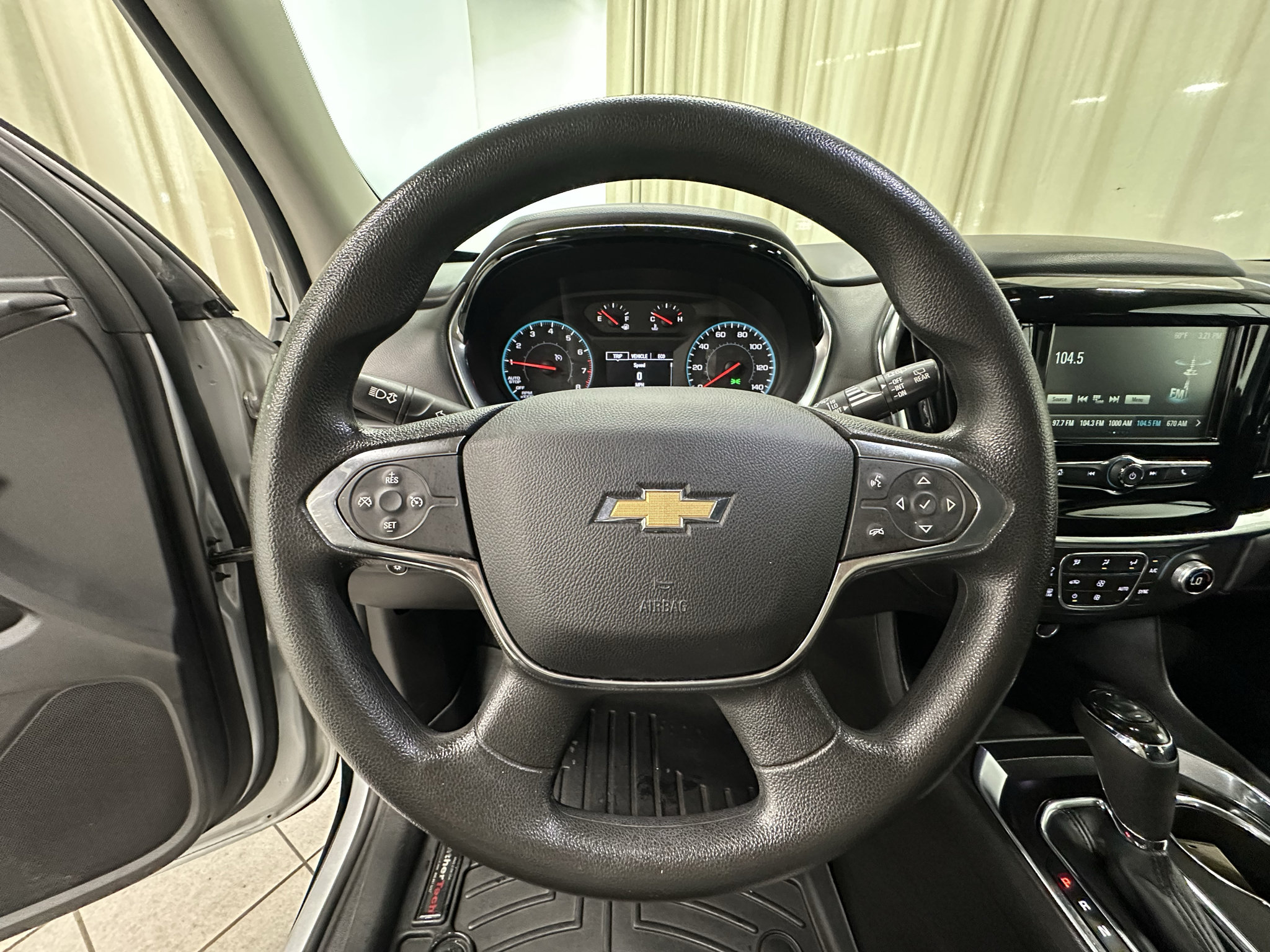 Used 2018 Chevrolet Traverse LS FWD image 24