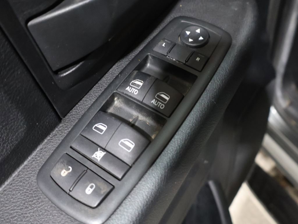 Used 2013 RAM 2500 Tradesman w/ Chrome Appearance Group image 14