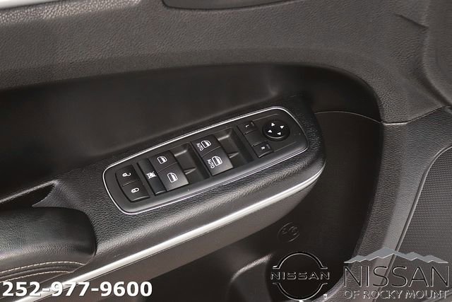Used 2020 Chrysler 300 S RWD image 9