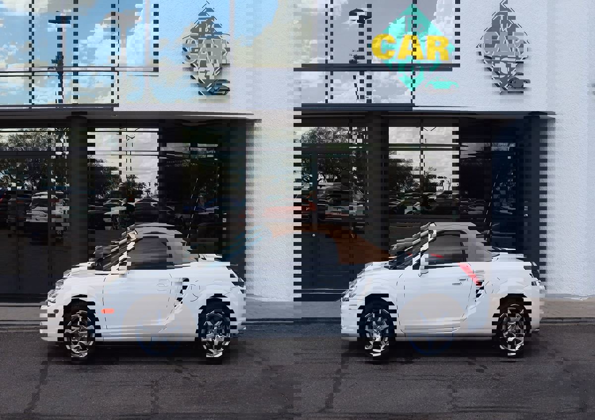 Used 2004 Toyota MR2 image 8