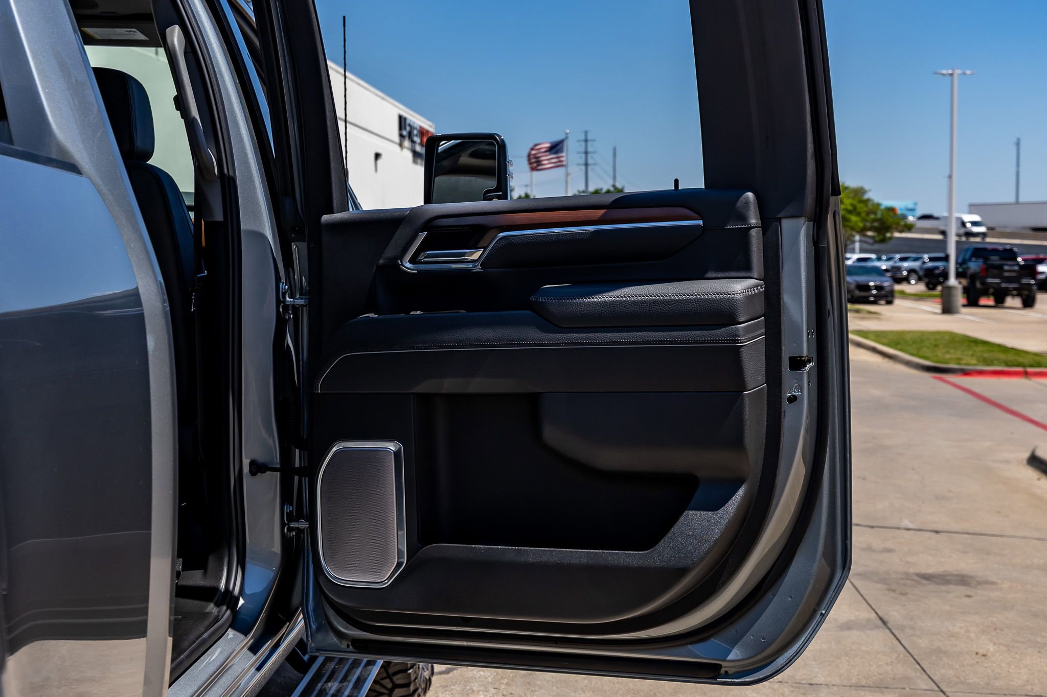 Used 2025 GMC Sierra 3500 Denali w/ Denali Reserve Package AWD/4WD image 40