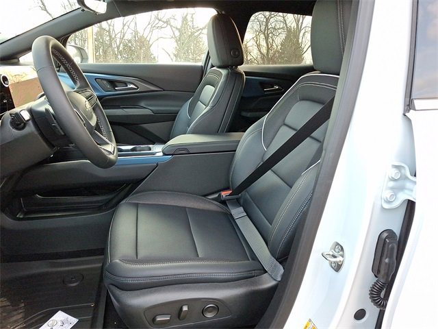 New 2026 Chevrolet Equinox EV LT image 9