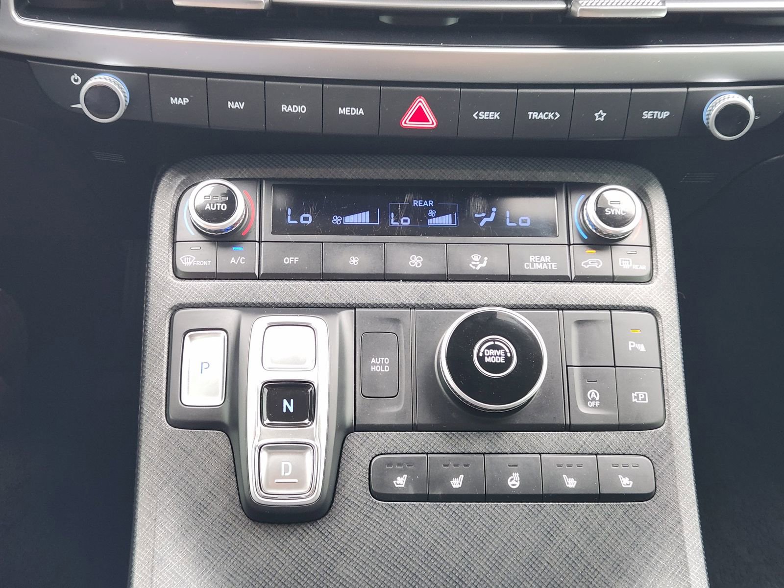 Used 2024 Hyundai Palisade Limited FWD image 19