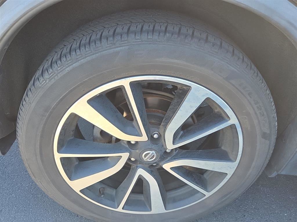 Used 2018 Nissan Rogue SL w/ Premium Package image 9