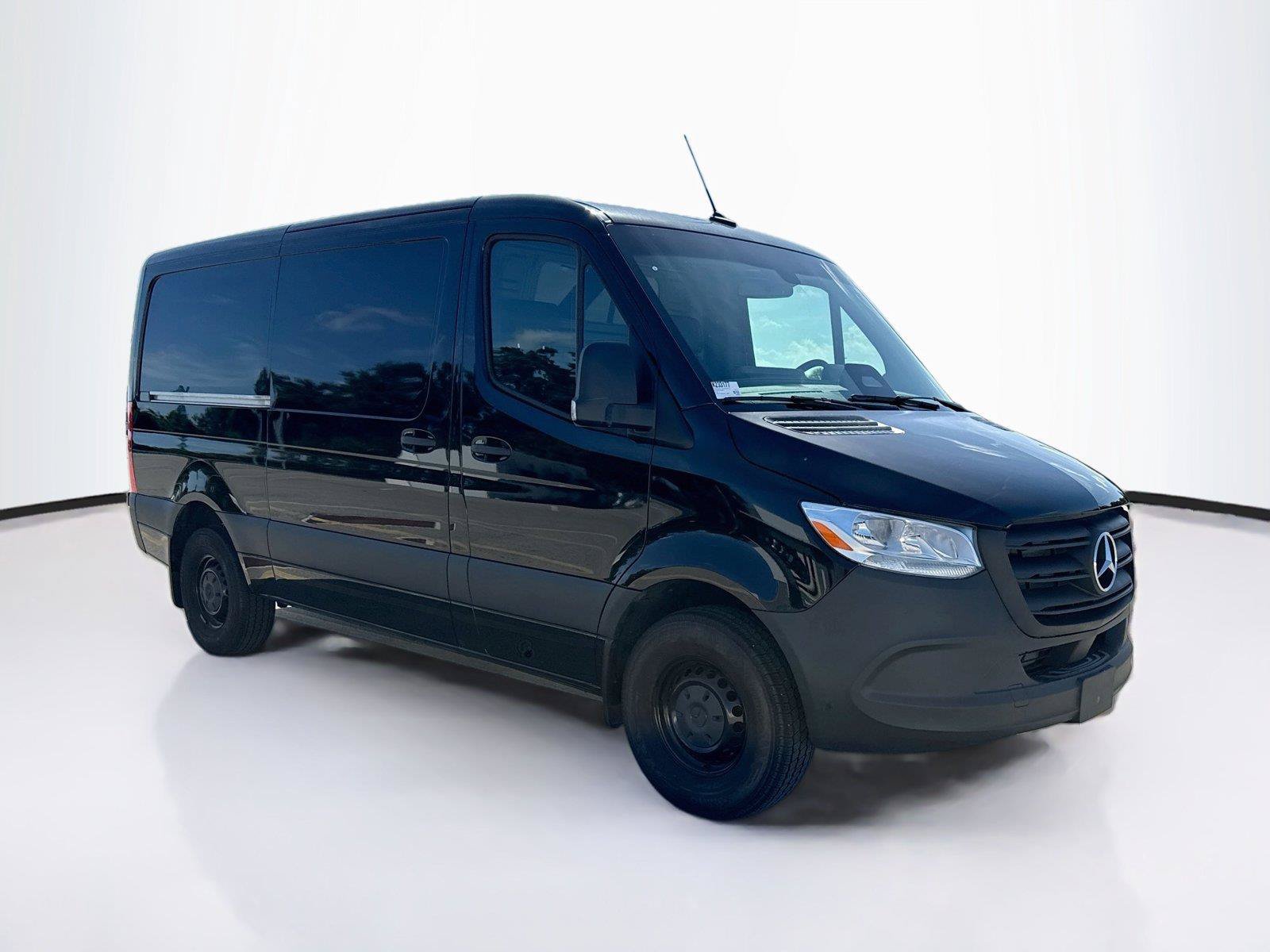 Used 2026 Mercedes-Benz Sprinter 2500 image 4