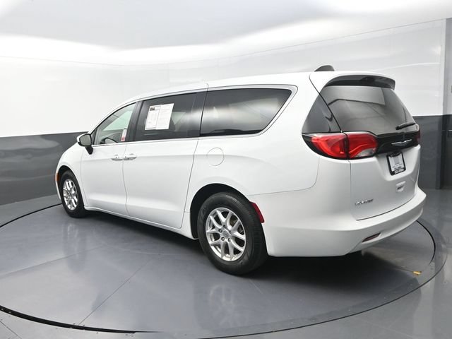 Used 2023 Chrysler Voyager LX FWD image 7