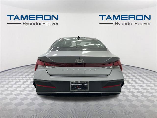 New 2026 Hyundai Elantra SE w/ Cargo Package image 4