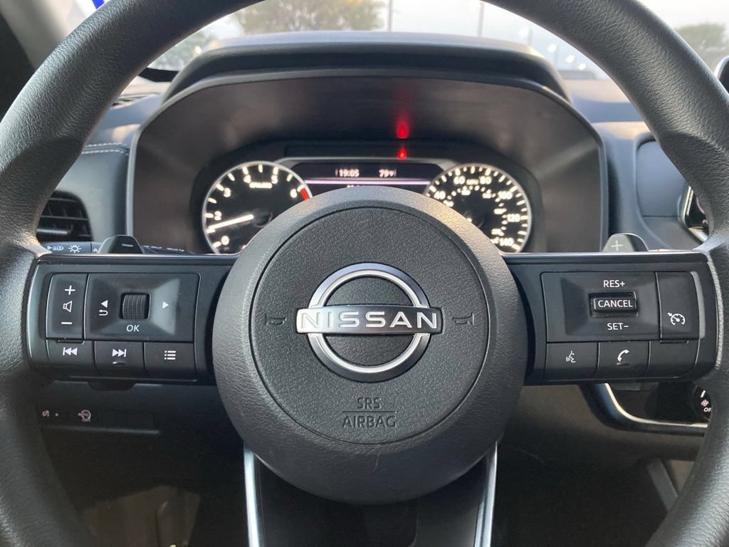 Used 2024 Nissan Rogue S FWD image 18