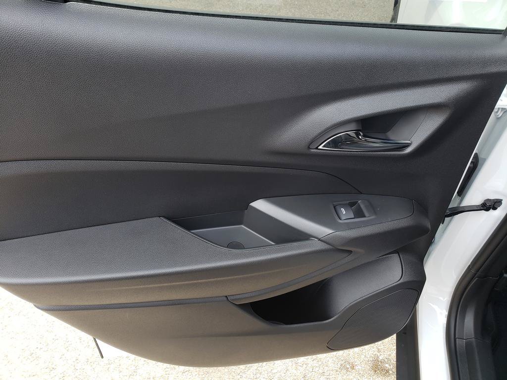 New 2026 Chevrolet Trax LT w/ Sunroof Package FWD image 16
