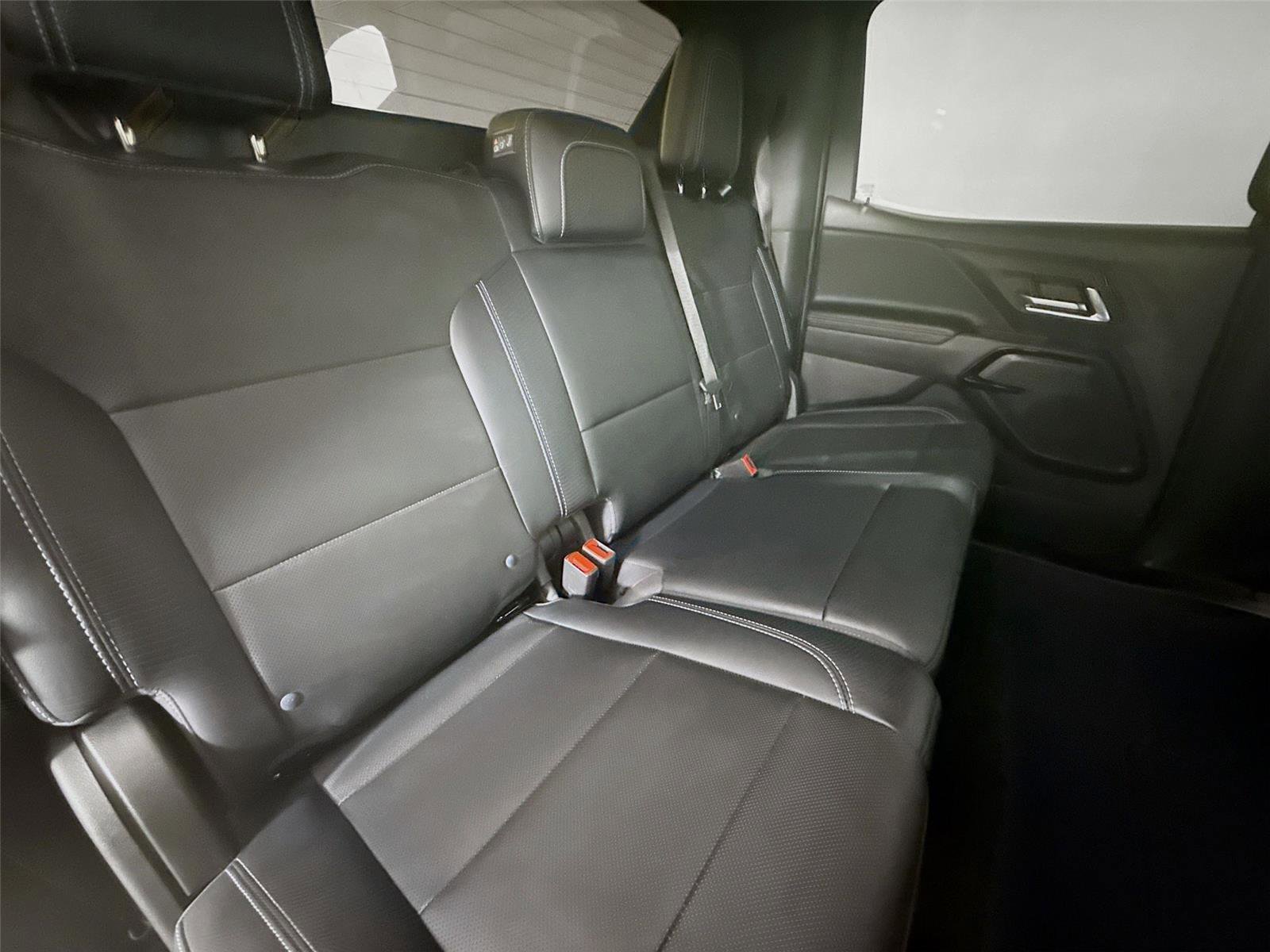 Used 2025 Chevrolet Silverado EV LT image 28