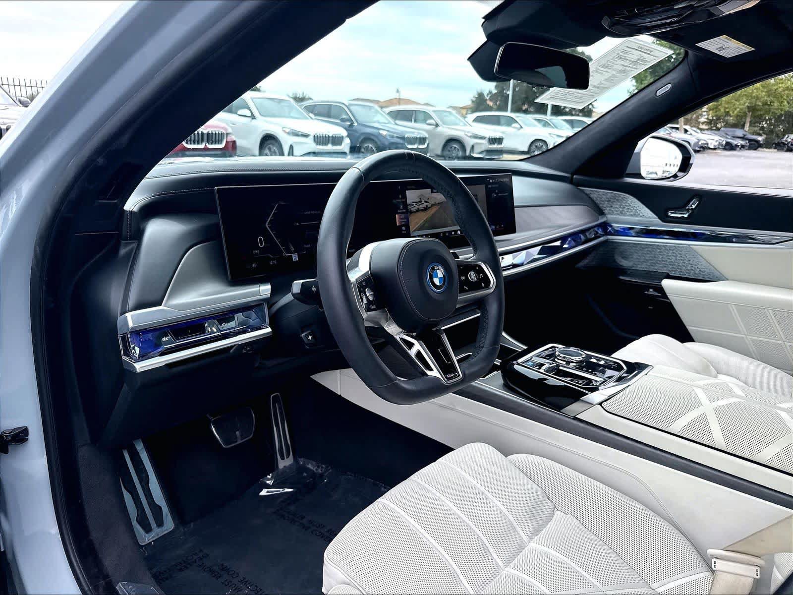 Used 2023 BMW i7 xDrive60 AWD/4WD image 20