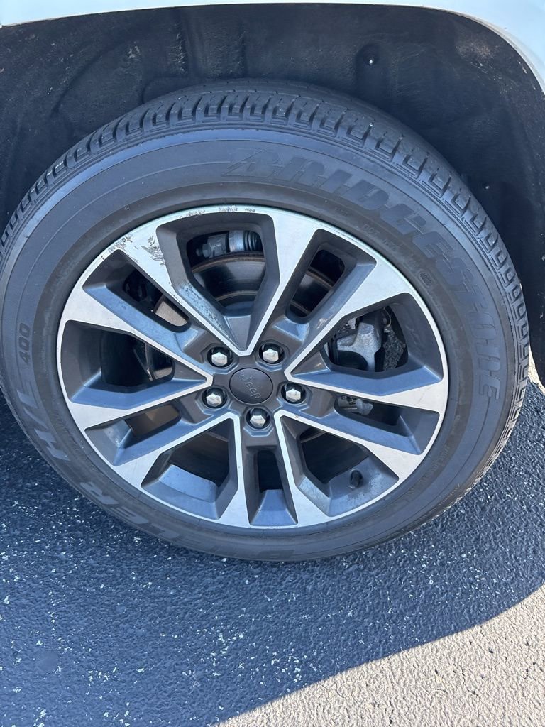 Used 2021 Jeep Grand Cherokee L Overland image 11