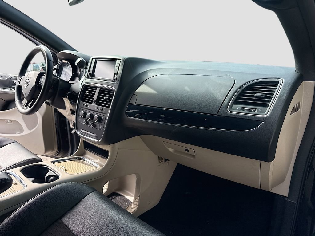 Used 2020 Dodge Grand Caravan SXT image 29