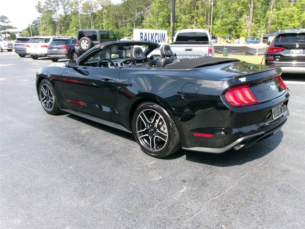 Used 2023 Ford Mustang Premium image 5