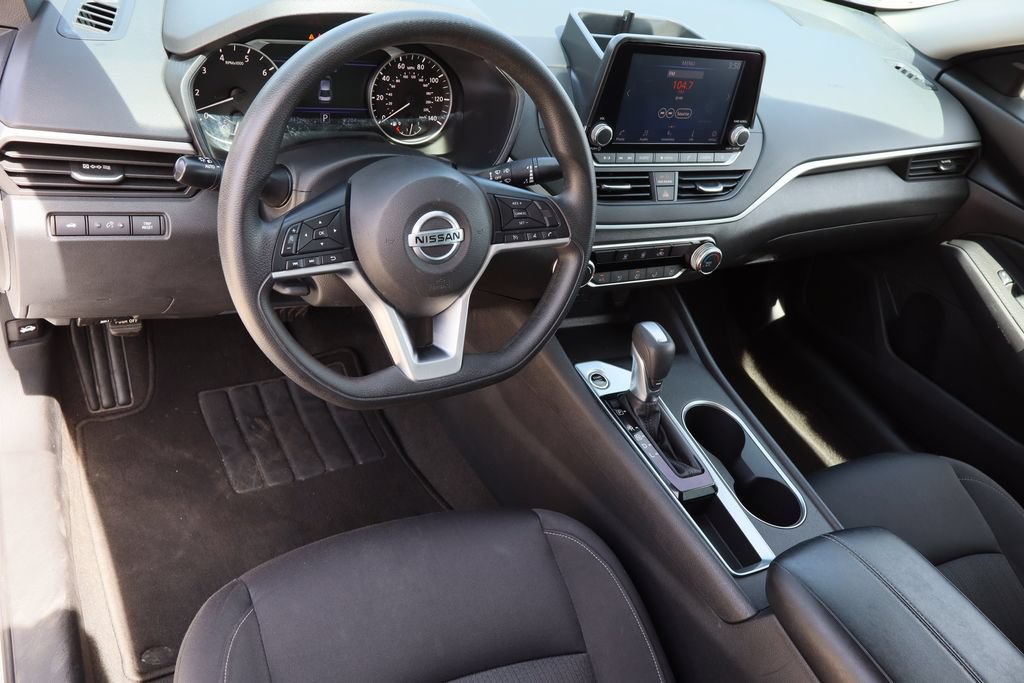 Used 2022 Nissan Altima 2.5 SV FWD image 11