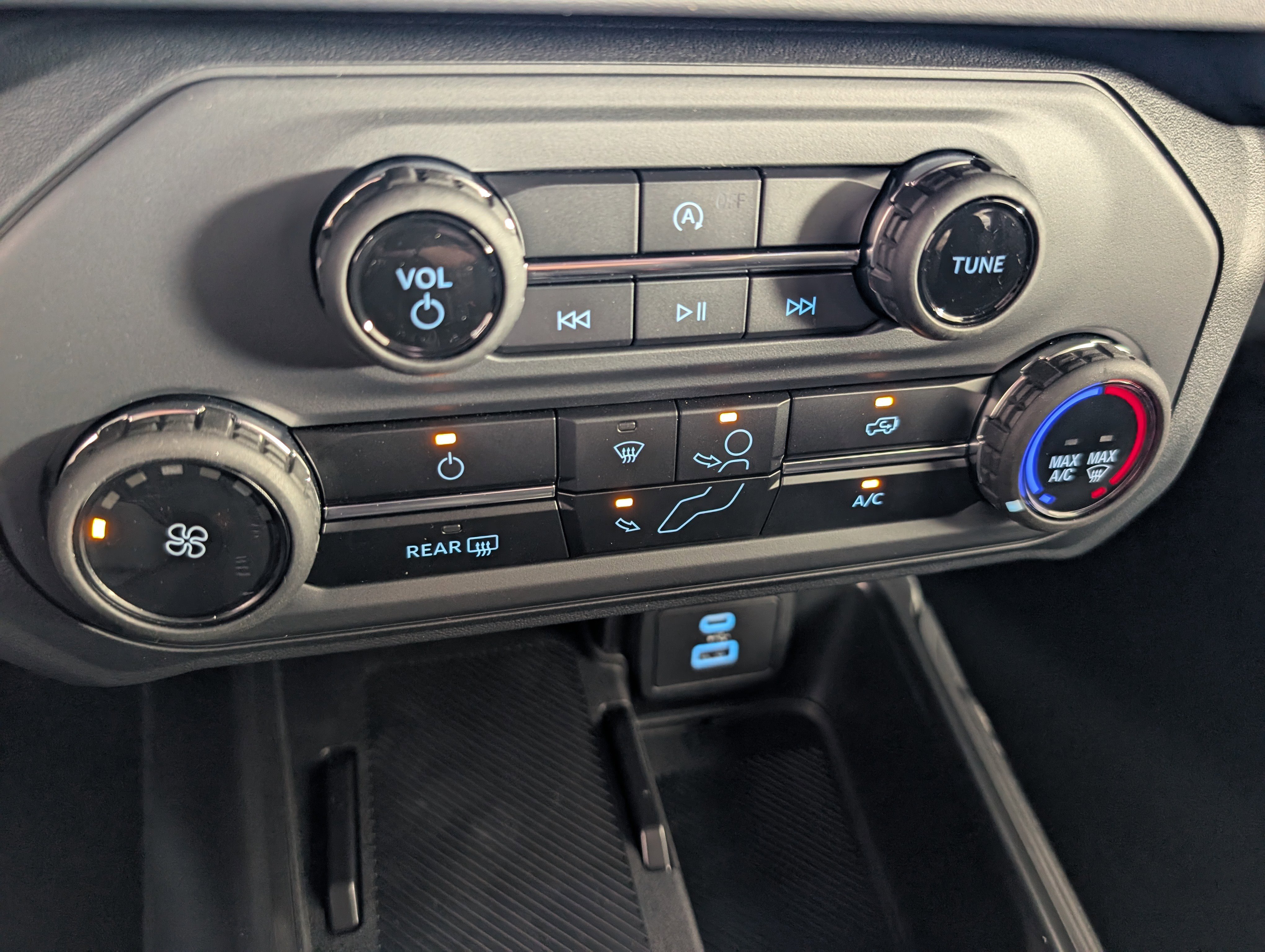 New 2025 Ford Bronco 4-Door image 18