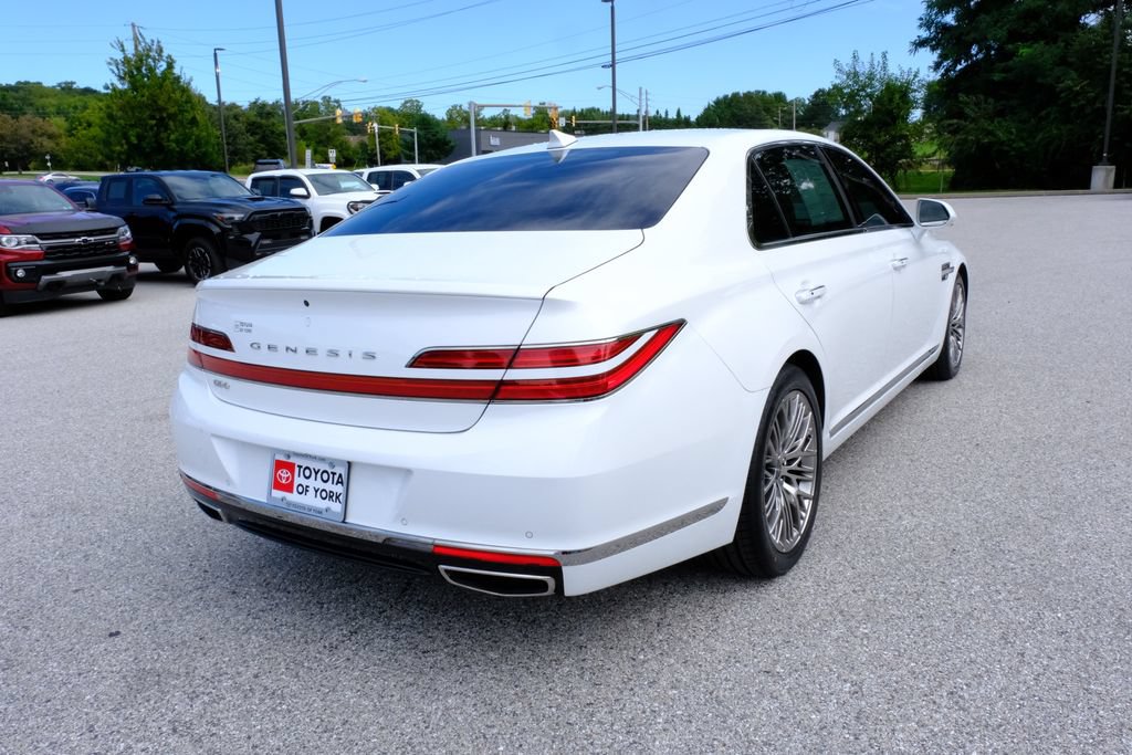 Used 2021 Genesis G90 3.3T Premium RWD image 3