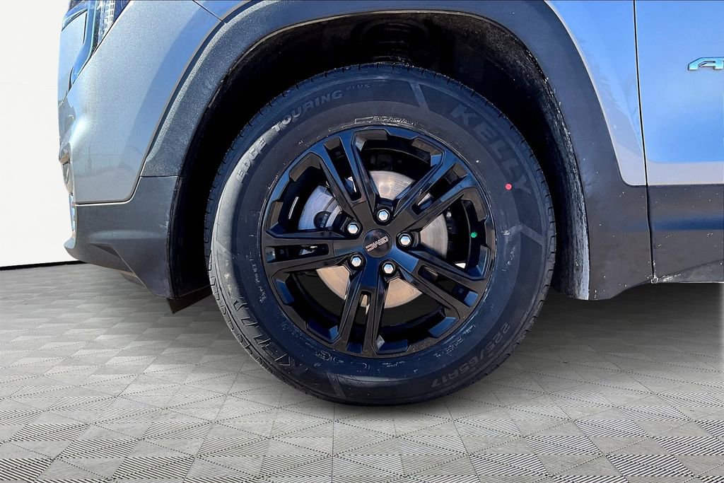 Used 2023 GMC Terrain AT4 image 8