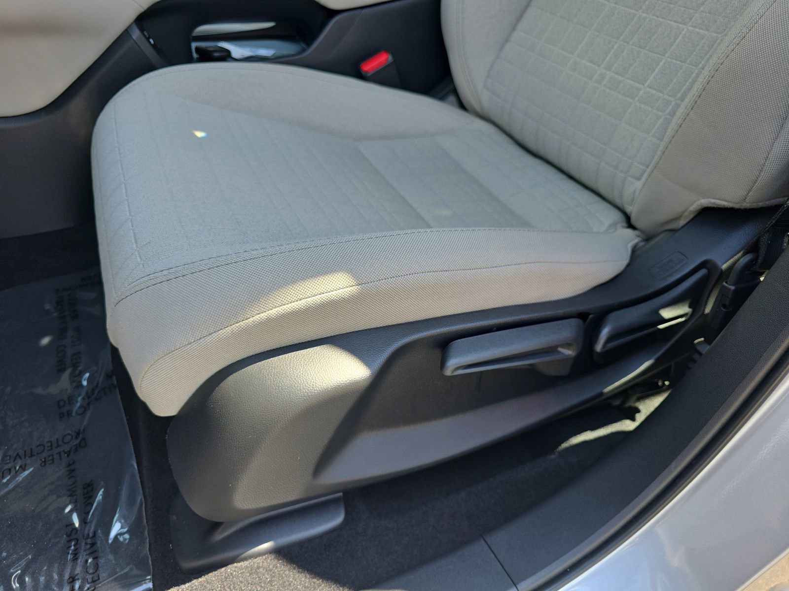 Used 2025 Honda HR-V LX image 34