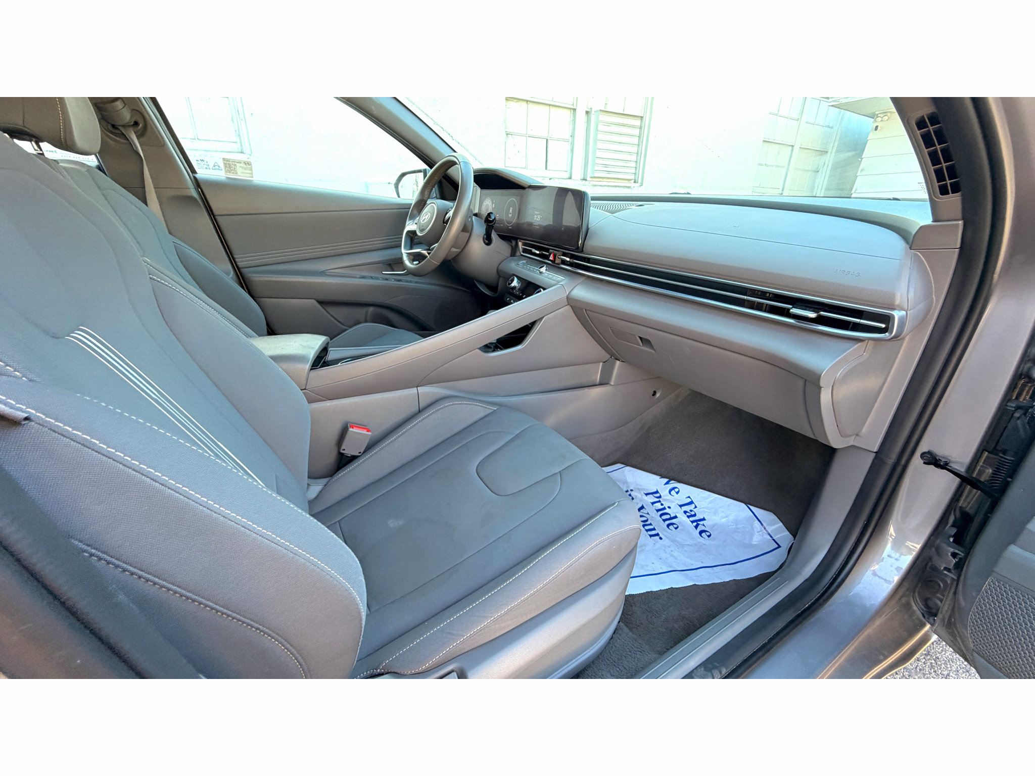 Used 2025 Hyundai Elantra SEL FWD image 11