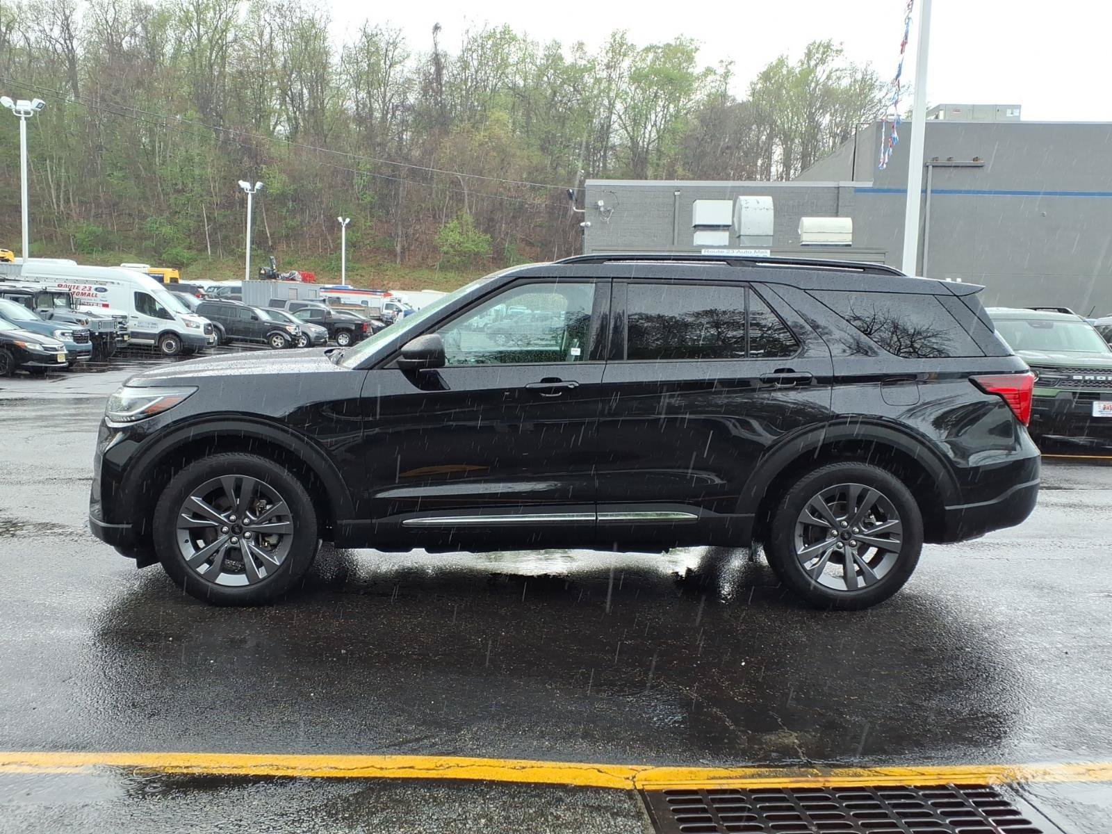 Certified 2025 Ford Explorer Active w/ Active Comfort Package AWD/4WD image 5