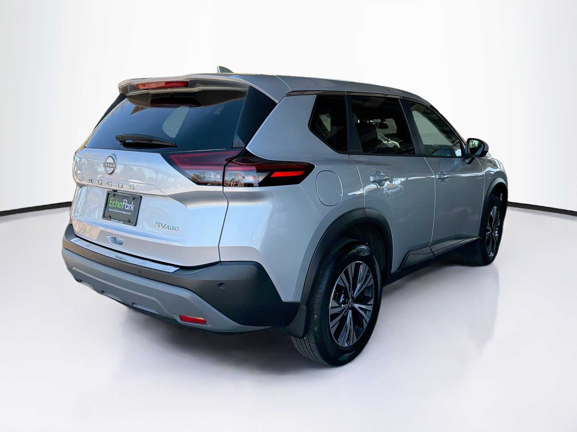 Used 2023 Nissan Rogue SV AWD/4WD image 9