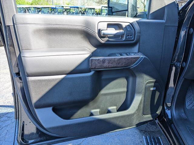 Used 2023 GMC Sierra 2500 Denali w/ Denali Ultimate Package image 11