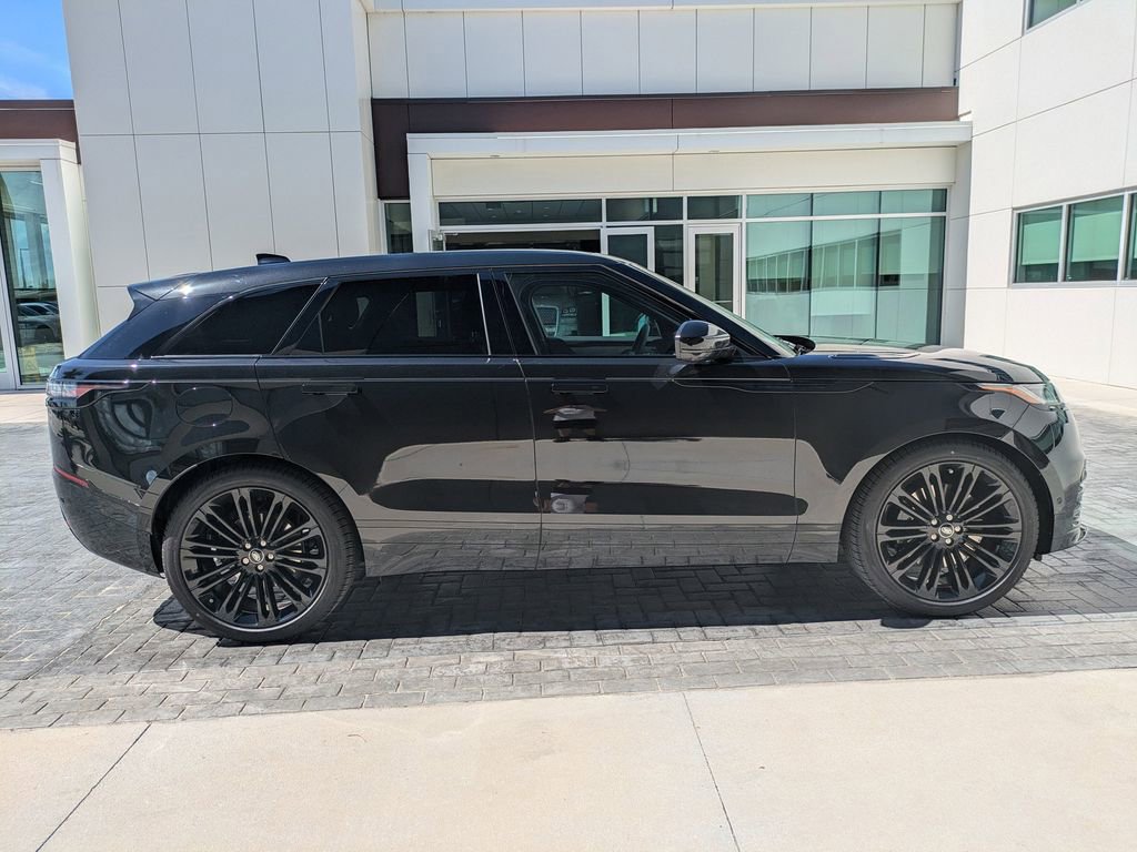 New 2026 Land Rover Range Rover Velar Dynamic SE AWD/4WD image 3