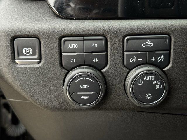 Used 2024 Chevrolet Silverado 1500 LT AWD/4WD image 24