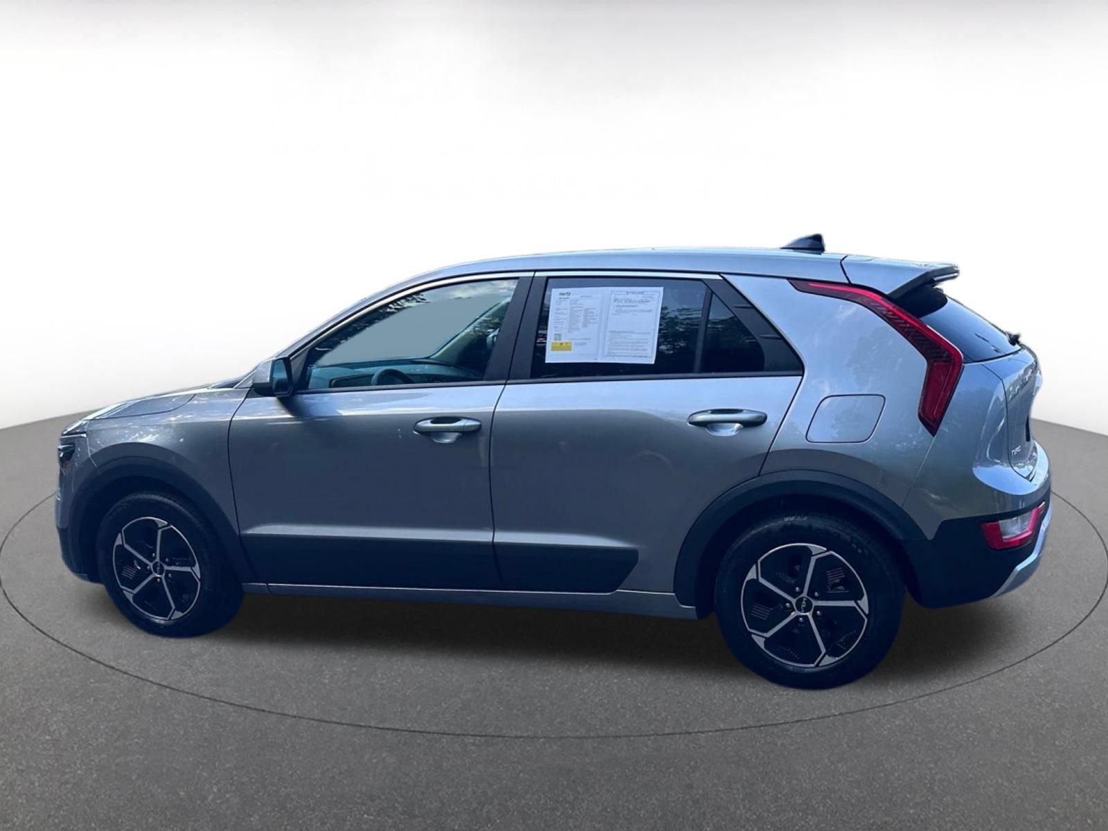 Used 2026 Kia Niro LX FWD image 10